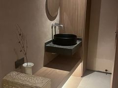 -灸春堂·艾灸·痛症·整脊连锁(之江银泰店)