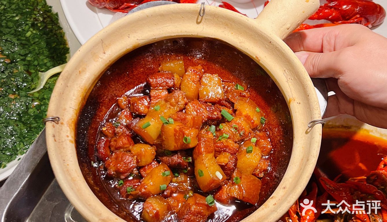 zui有烟火气息的大排档，石库门下吃大排档