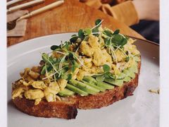 香椿银鱼炒蛋吐司-O'mills Sourdough Bakery&Bistro(永嘉路店)