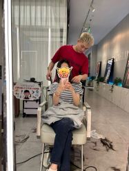 -PE SALON