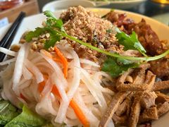 -大头虾越式风味餐厅(光明广场店)