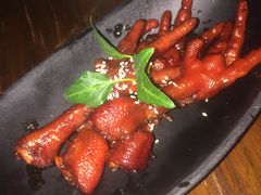 吮指鸡爪-桂满陇·蟹黄小笼汤包(中山公园店)