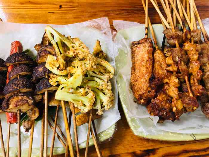 星期八烧烤-"个人觉得是全温岭最好吃的烧烤哈哈哈好多.