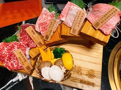 -山川小町·极番烧肉(新地假日广场店)