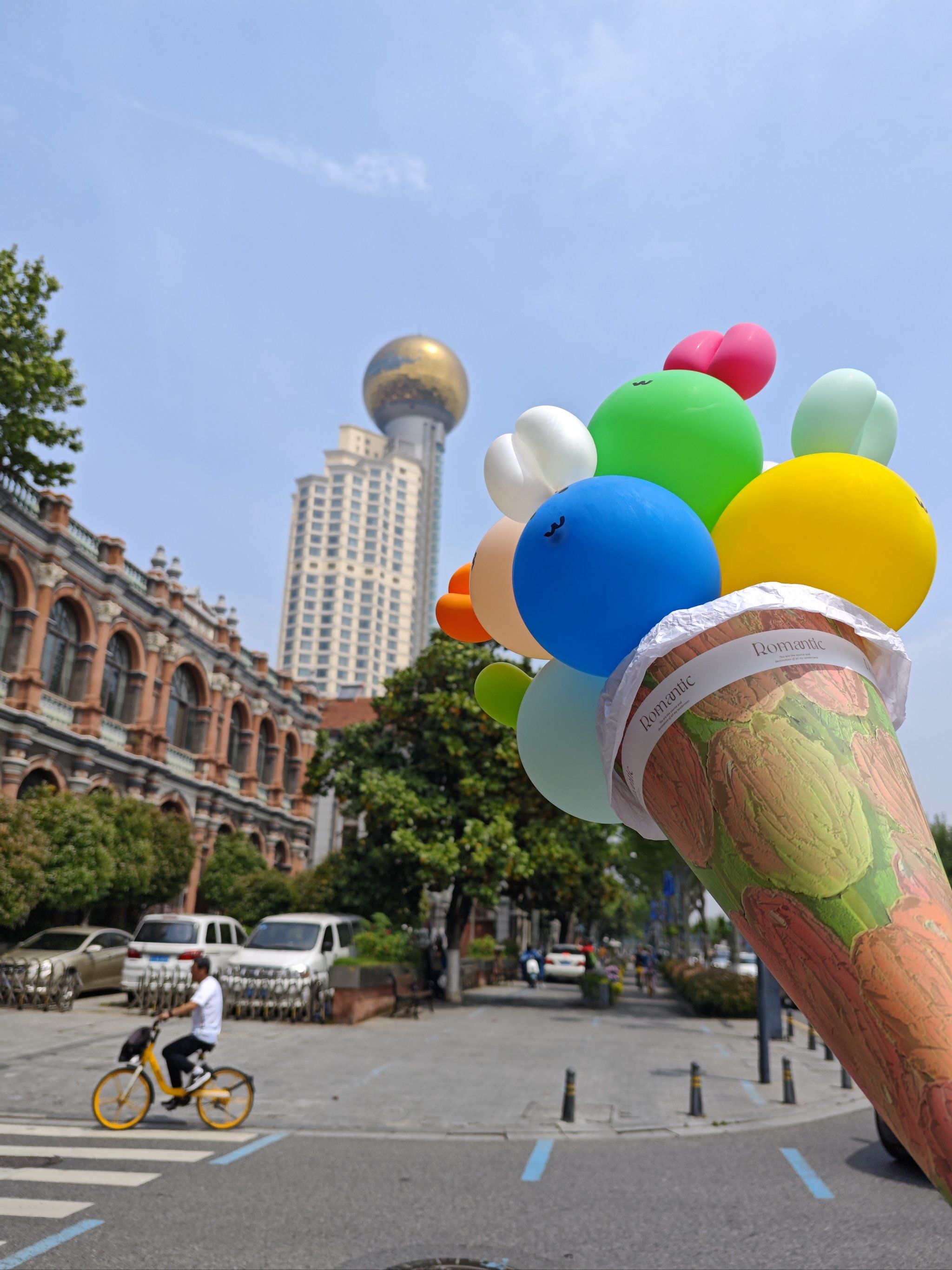 性价比非常高的一家高空旋转餐厅,值得一来