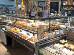 面包甜点陈列柜-欧式面包坊(青岛万象城店)