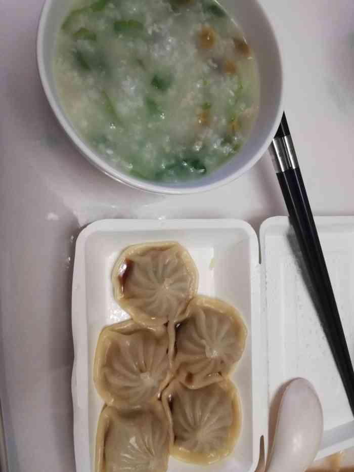 经常点外卖,或者早餐去店里买,味道不错,做的精致