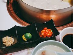 -洪氏嗨捞·猪肚鸡火锅(阳光天地店)