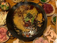 -岗上渣渣老火锅(两路口店)