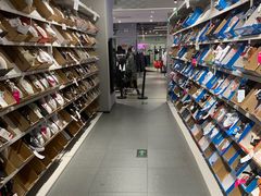 -唯品会(北京国瑞城店)