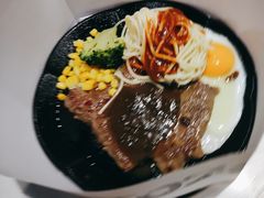 -汤姆家的牛排意面披萨(新城市广场店)