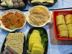 -鲜入围煮花胶鸡海鲜火锅