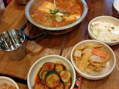 海鲜豆腐锅-金北顺大锅家(신사본점)