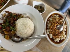 佐料牛肉盖饭-啰啰冰屋(景洪总店)
