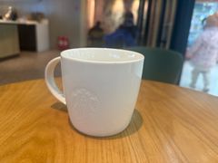 -星巴克(北京枫尚奥莱店)