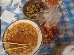 -老街烧烤大排档·地道湖北菜·龙虾馆(汉口火车站店)