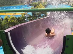 -平湖九龙山乐满地水上乐园