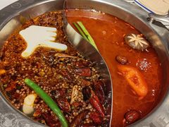 番茄鸳鸯锅-喜悦小串丹东小黄牛海鲜烧烤大排档(民主广场店)