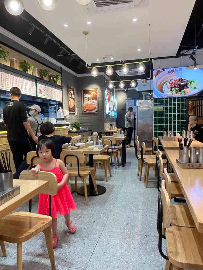 弄堂咪道(贤南路店)-"[薄荷]环境:这家店是福州的一家连锁店.