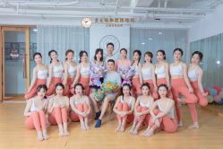 -亚太瑜伽普拉提学院