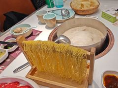 -洪氏嗨捞·猪肚鸡火锅(阳光天地店)
