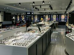 -宏宇眼镜蔡司依视路折扣店(兆佳眼镜城店)