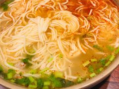 -亮亮面馆(经六路店)