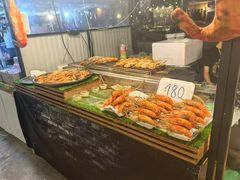 -席娜卡琳火车铁道夜市