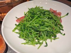 鸡油腊味炒豆苗-潮界(凯德晶萃店)