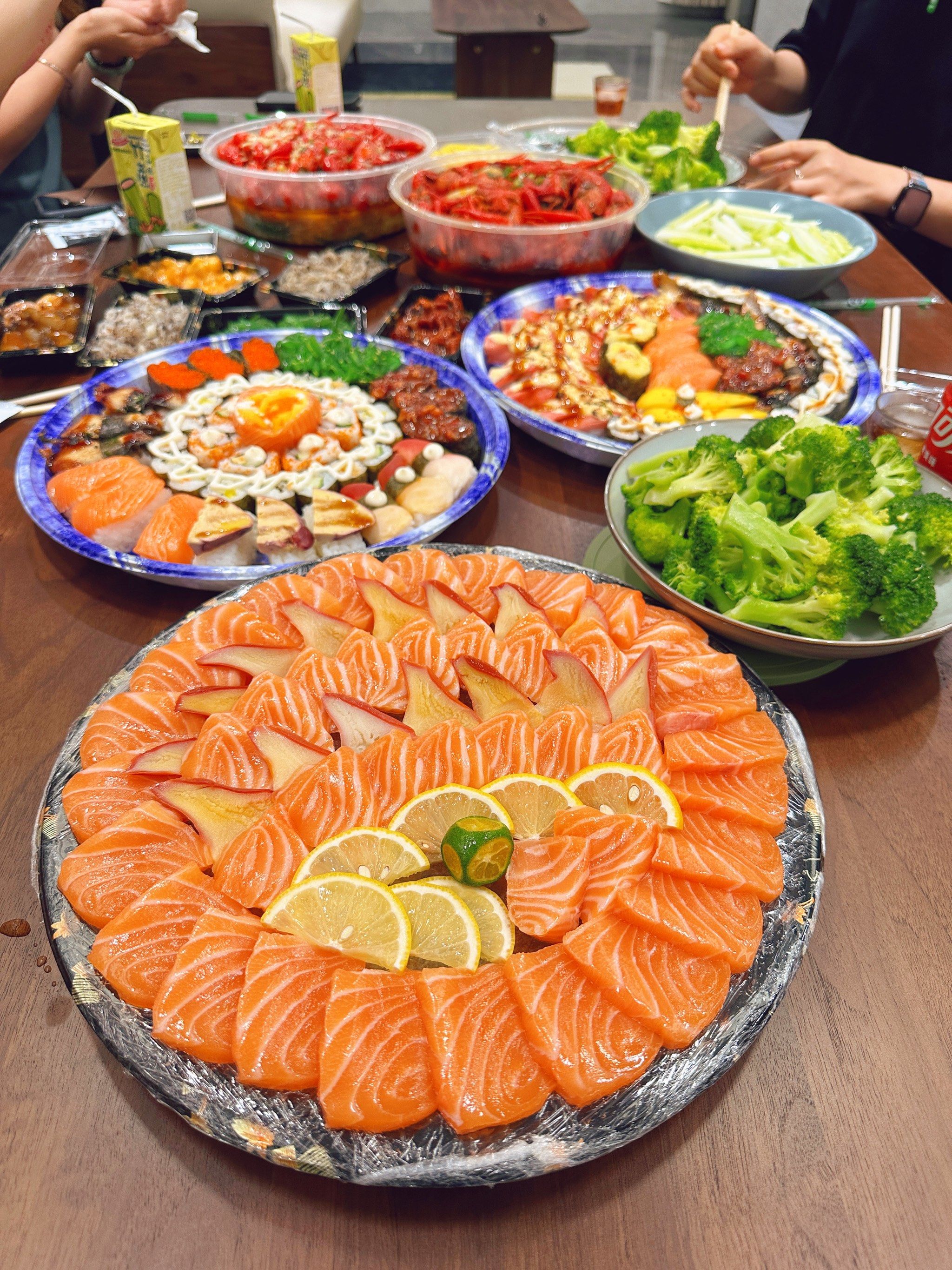 三文鱼拼盘来袭