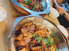 -愉肴麻辣香锅(中山路店)