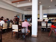 -Chom Cafe and Restaurant