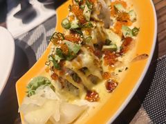 牛油果三文鱼炬卷-品米斗·精致料理(浦东禹悦汇店)