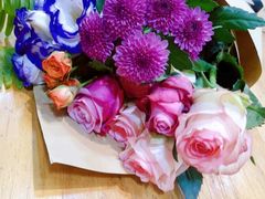 -何兮花店·气球派对鲜花店(马桥银春路万科城店)