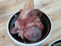 黑豆炖筒子骨-徐军老汤店