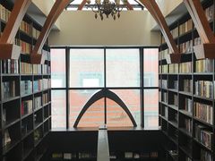 -钟书阁(松江泰晤士小镇店)