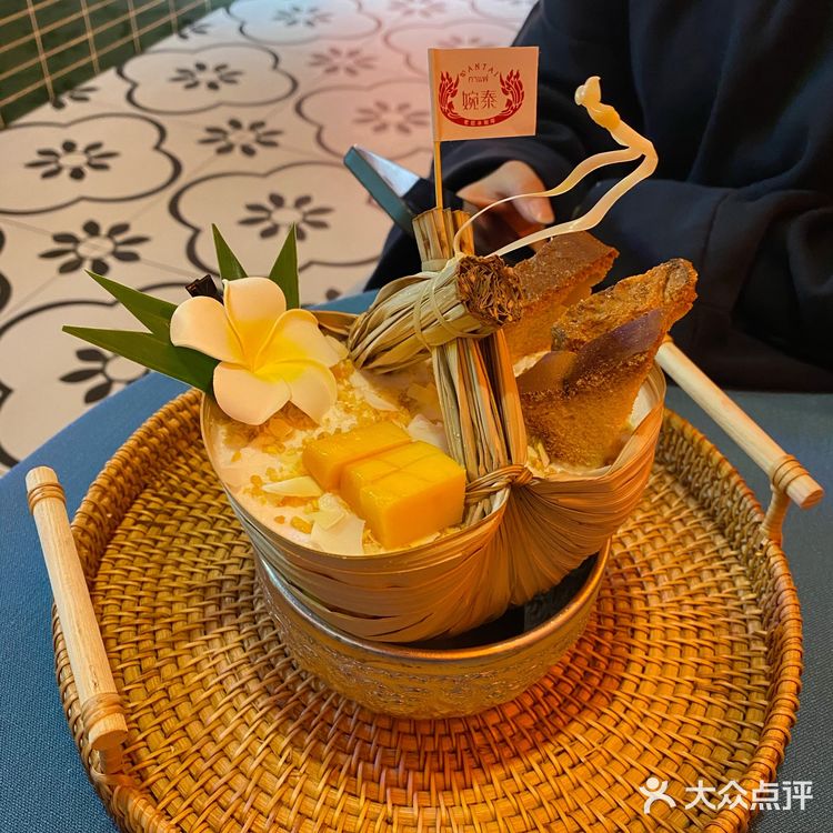 现在的咖啡店越来越卷了