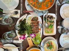 -Chom Cafe and Restaurant