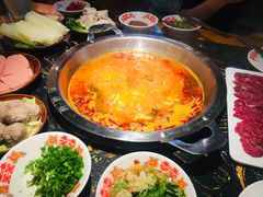 -憨孃孃·重庆老火锅(红山黑金店)