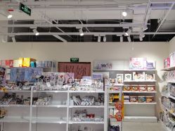 -嗨本可潮玩仓(大兴大悦春风里店)