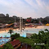 时速40公里的水上滑道，你敢挑战吗？