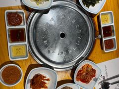 -唯成•韩国炭火烤肉 유성고기