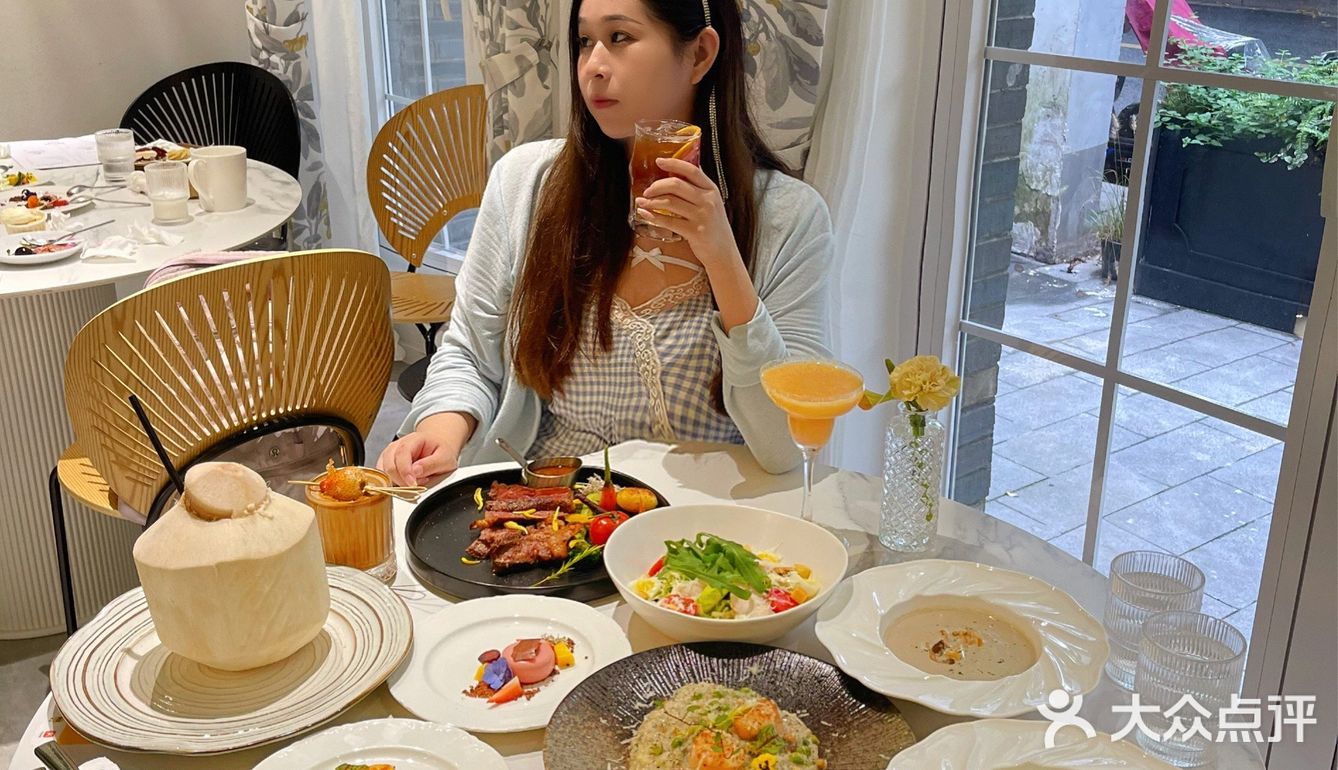 杭州凤凰山景区可以撸猫的咖啡馆超赞