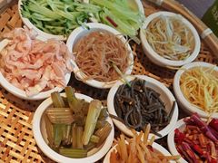 -包整·丝娃娃(一览甲秀楼风景店)