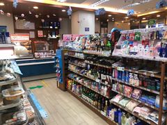 零售区-全家便利店(秋雨路店)