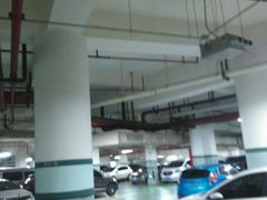 -绿洲中环中心-停车场