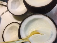 -志龙皇冠吃货椰子铺