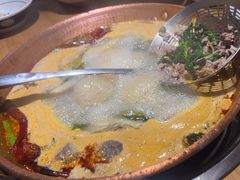 -洱火云南酸菜牛肉火锅(石景山当代商城店)