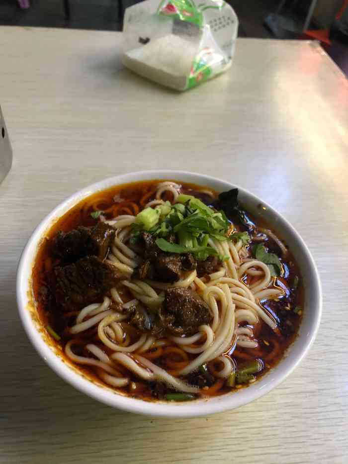 牛王庙外行家常面(芳草街店)-"深夜的食堂,在南门雨夜还有这样一个24