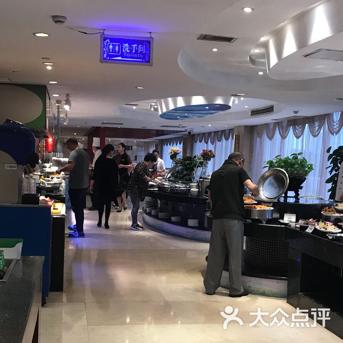 蓝海博龙-蓝钻自助餐厅